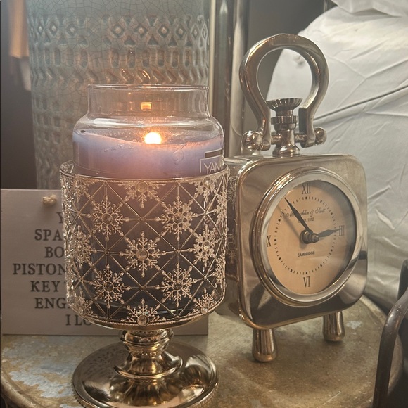 Bath & Body Works Silver Snowflake Candle Holder - Picture 2 of 9